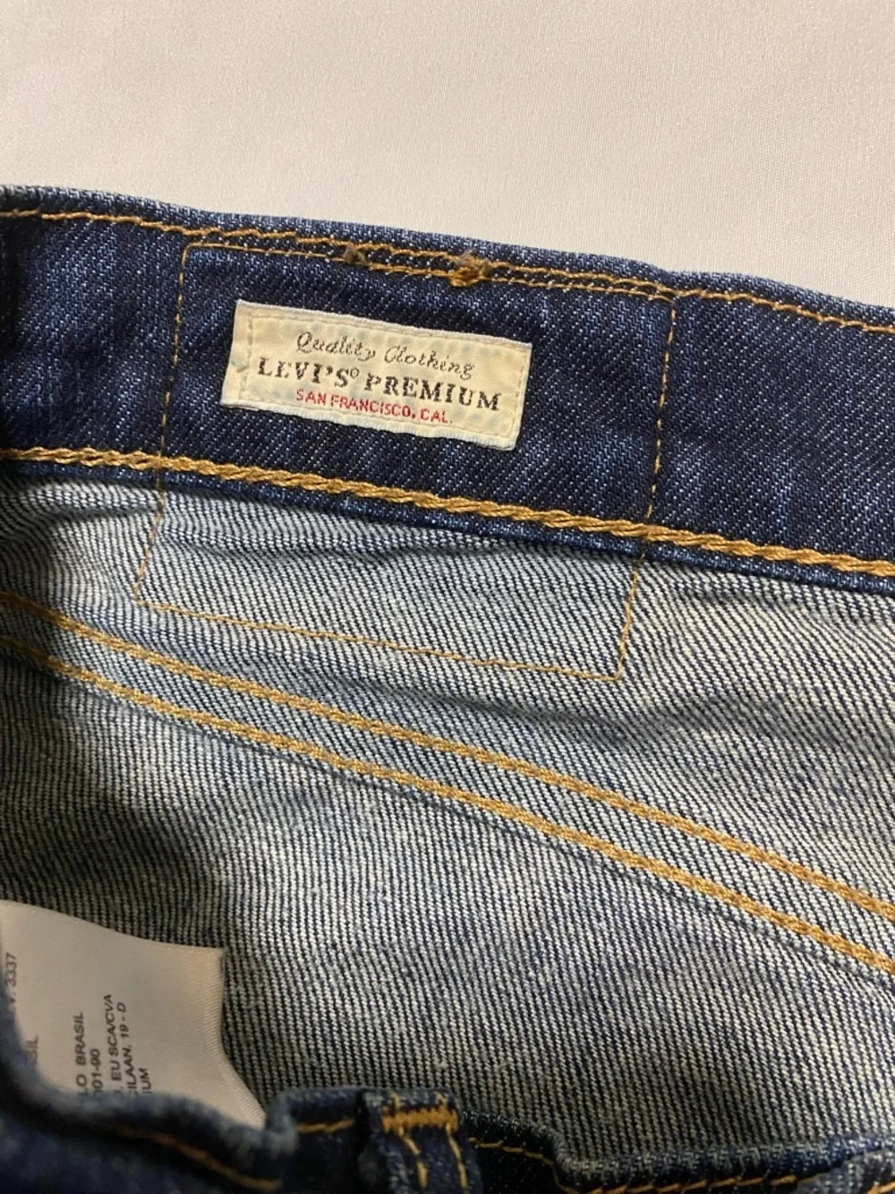 Levi's 541 Men's Slim Straight Jeans in Deep Indigo Blue size 31x32